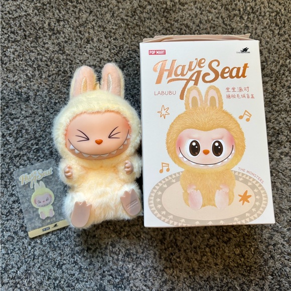 Have a Seat Labubu Sisi